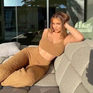 Skims Set! Cozy Knit Teddy Tank + Pant Set - Camel